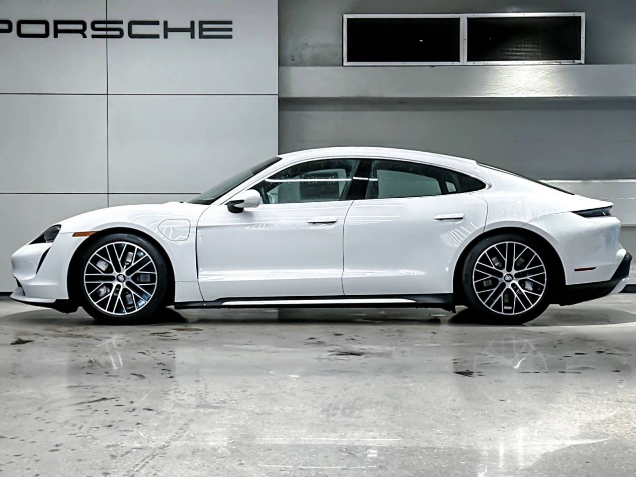 2024 Porsche Taycan Taycan Turbo (MY24)