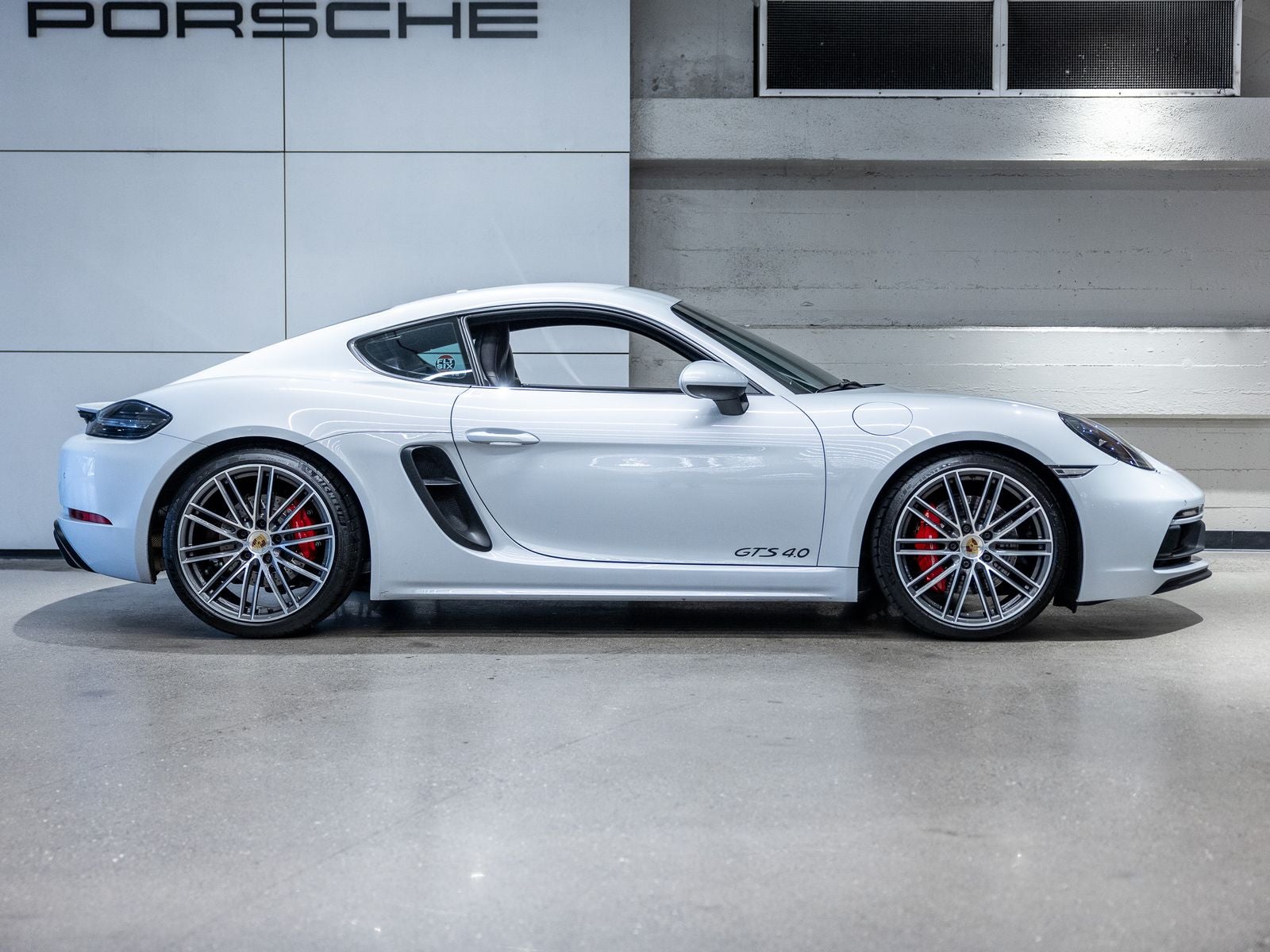 2023 Porsche 718 Cayman GTS