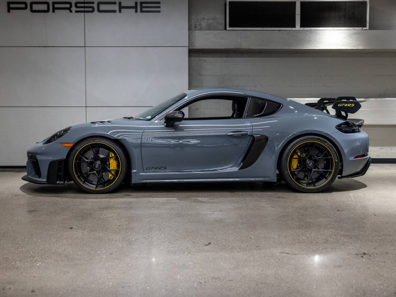 2025 Porsche 718 718 Cayman GT4 RS
