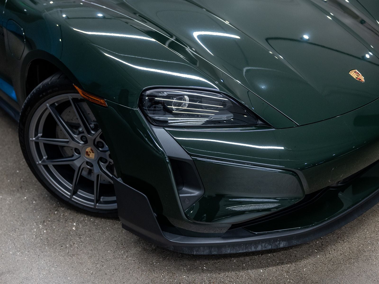 2025 Porsche Taycan Turbo GT w/Weissach Package