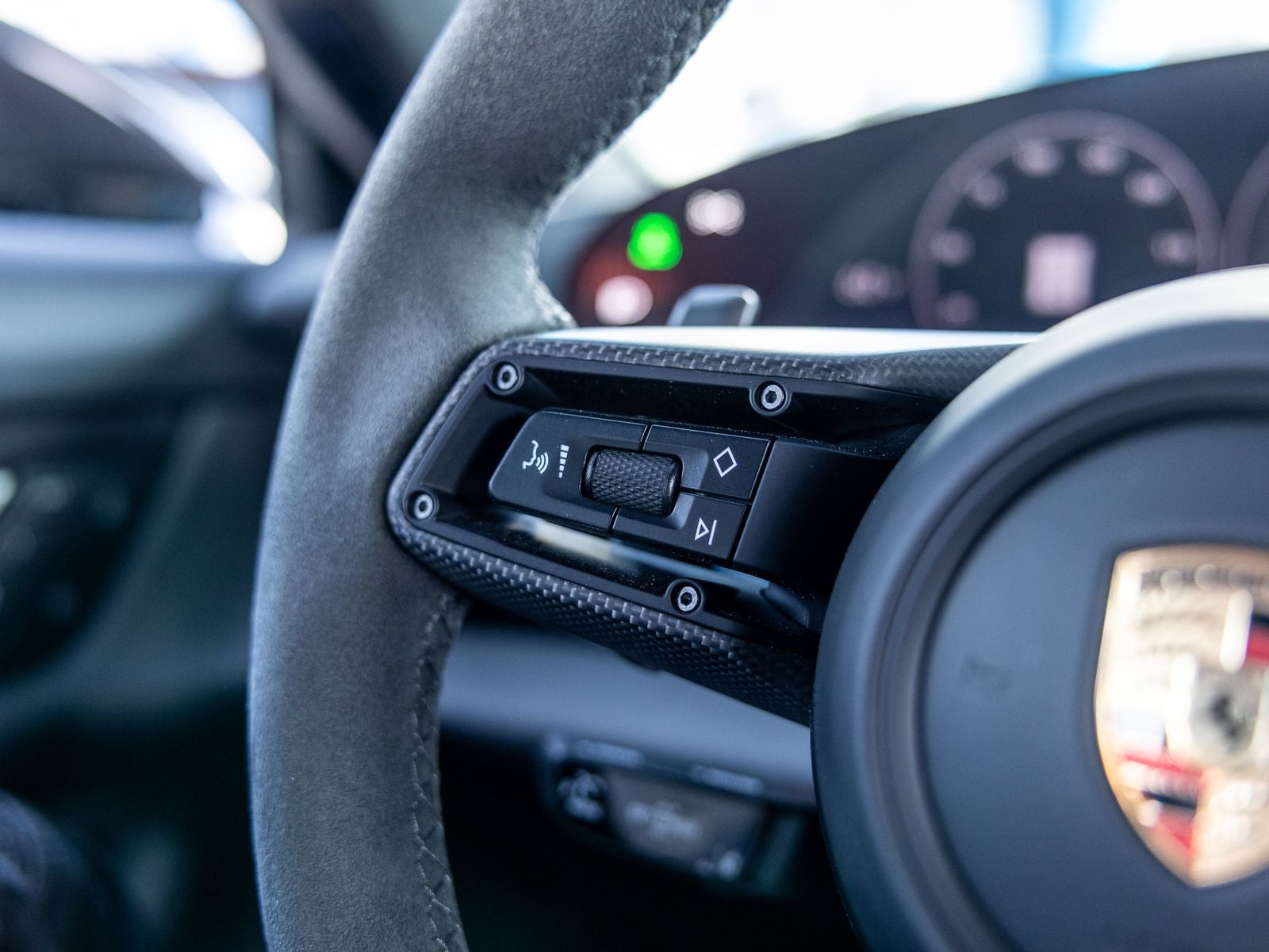 2025 Porsche Taycan Turbo GT w/Weissach Package