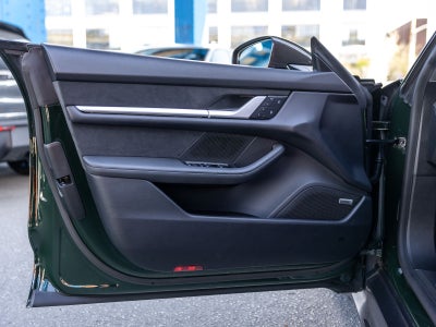 2025 Porsche Taycan Turbo GT w/Weissach Package