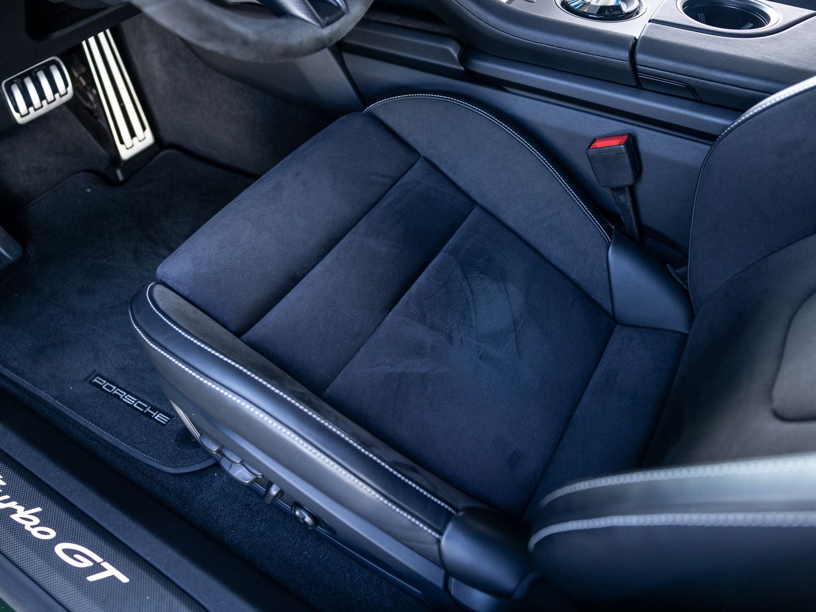 2025 Porsche Taycan Turbo GT w/Weissach Package