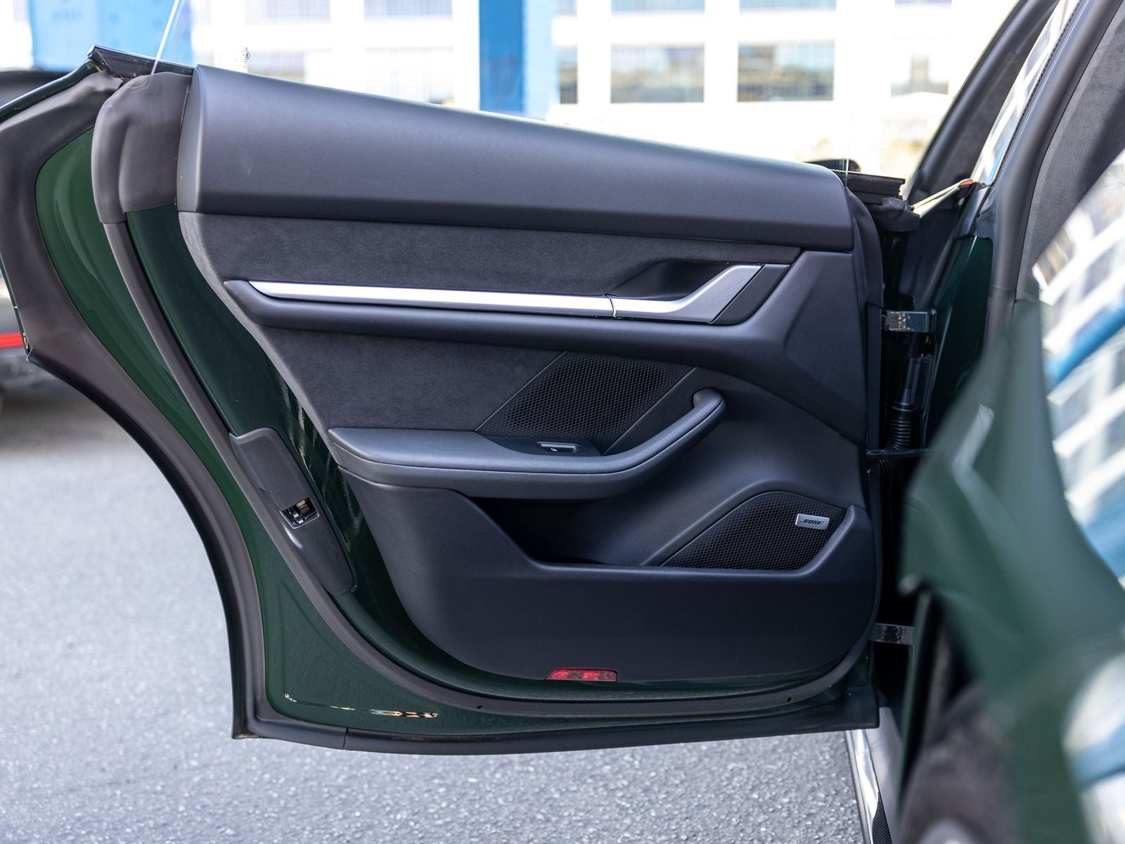 2025 Porsche Taycan Turbo GT w/Weissach Package