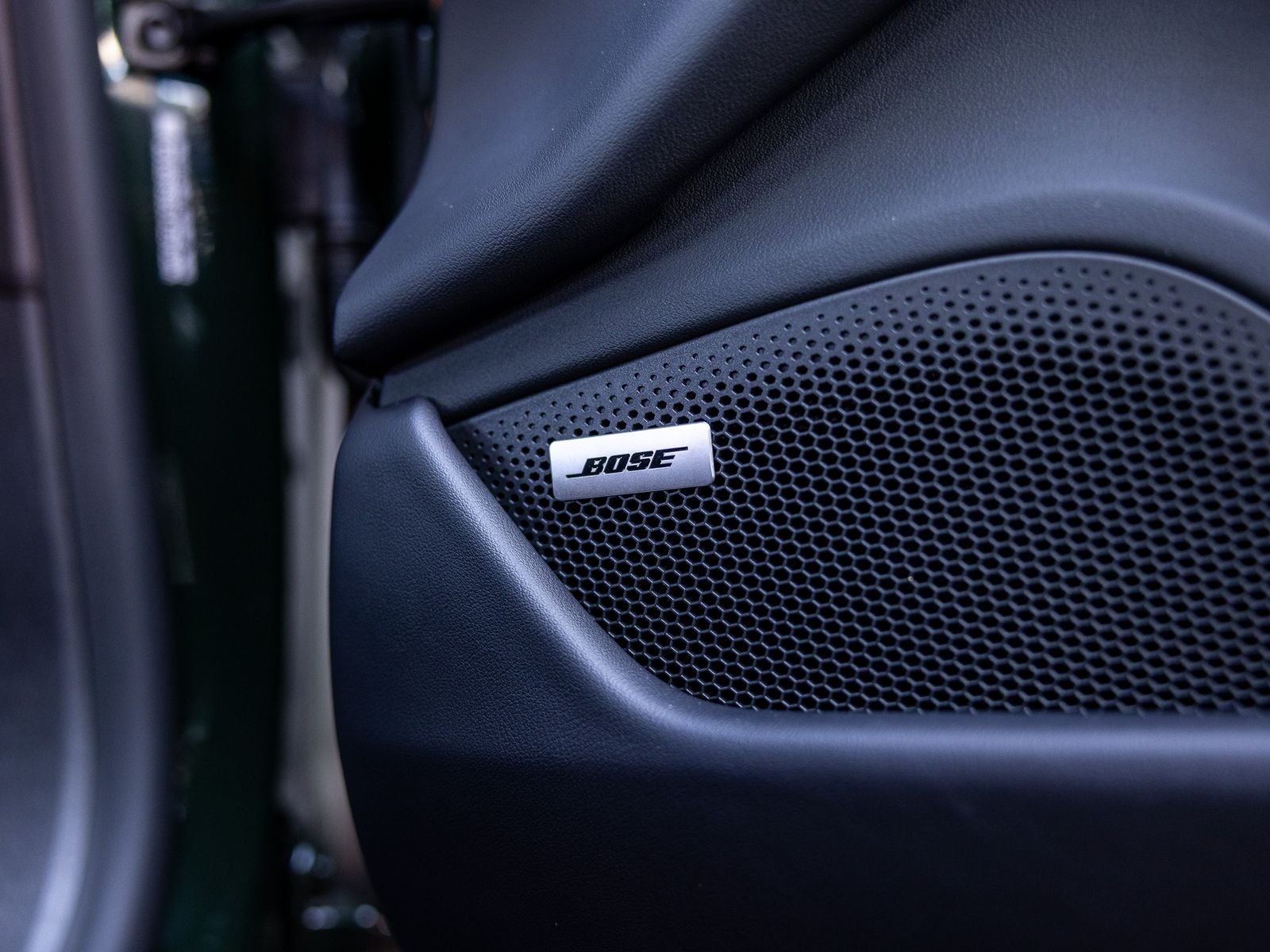 2025 Porsche Taycan Turbo GT w/Weissach Package