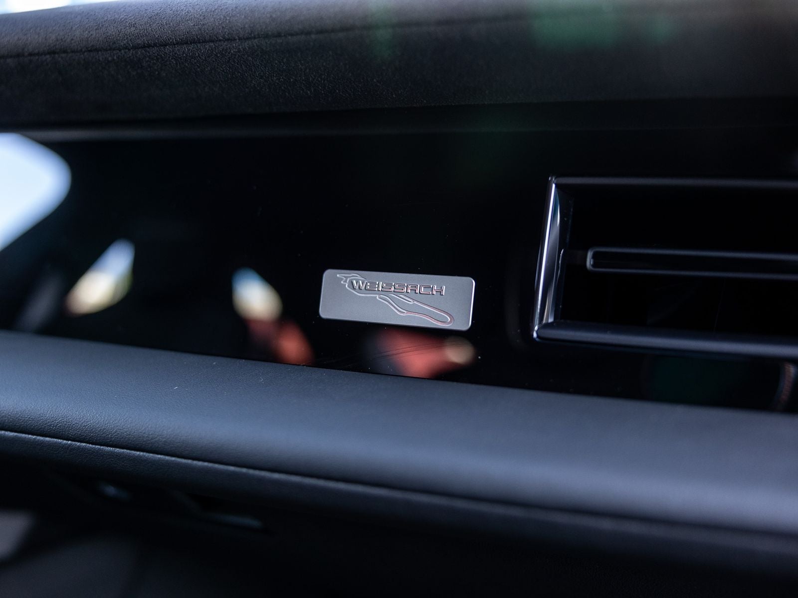 2025 Porsche Taycan Turbo GT w/Weissach Package