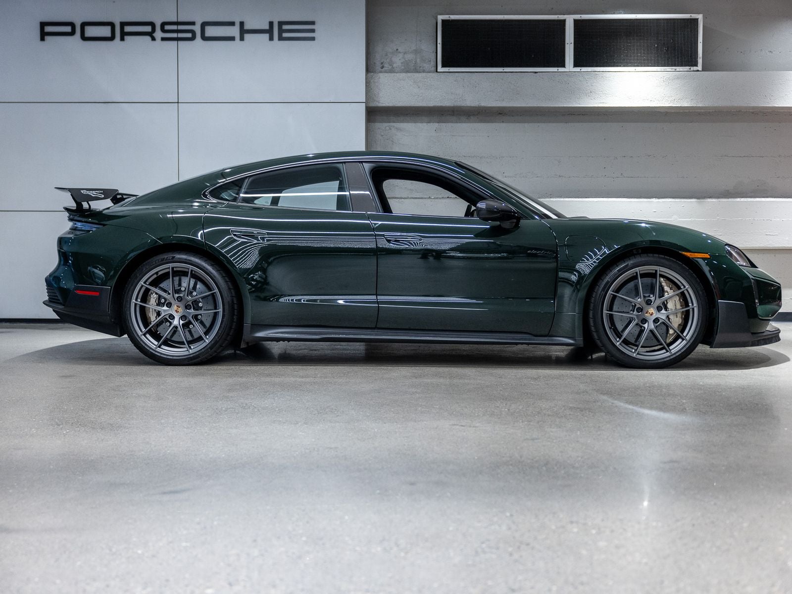 2025 Porsche Taycan Turbo GT w/Weissach Package