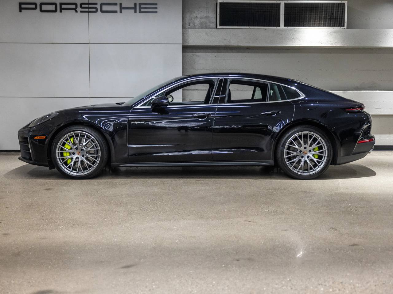 2026 Porsche Panamera Panamera 4 E-Hybrid