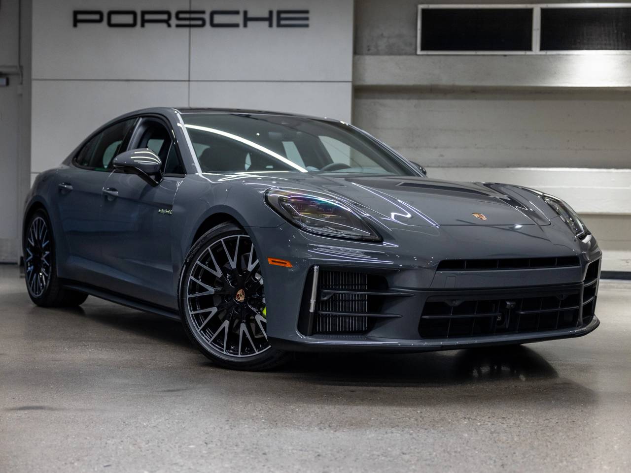 2026 Porsche Panamera Panamera 4 E-Hybrid