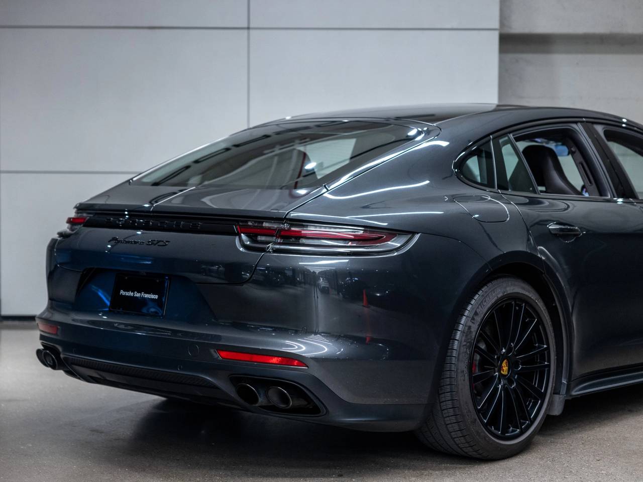 2019 Porsche Panamera Panamera GTS