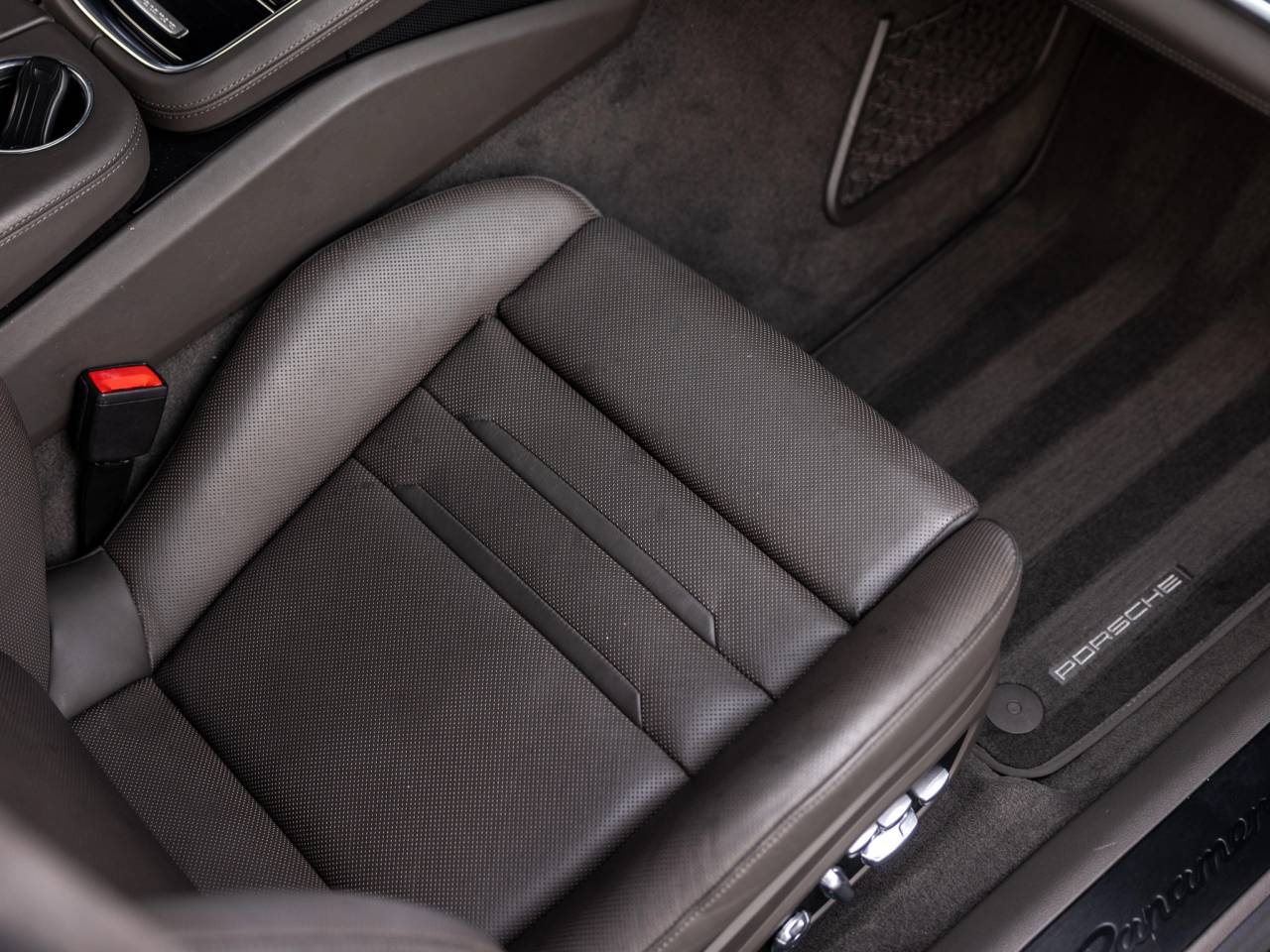 2019 Porsche Panamera Panamera GTS