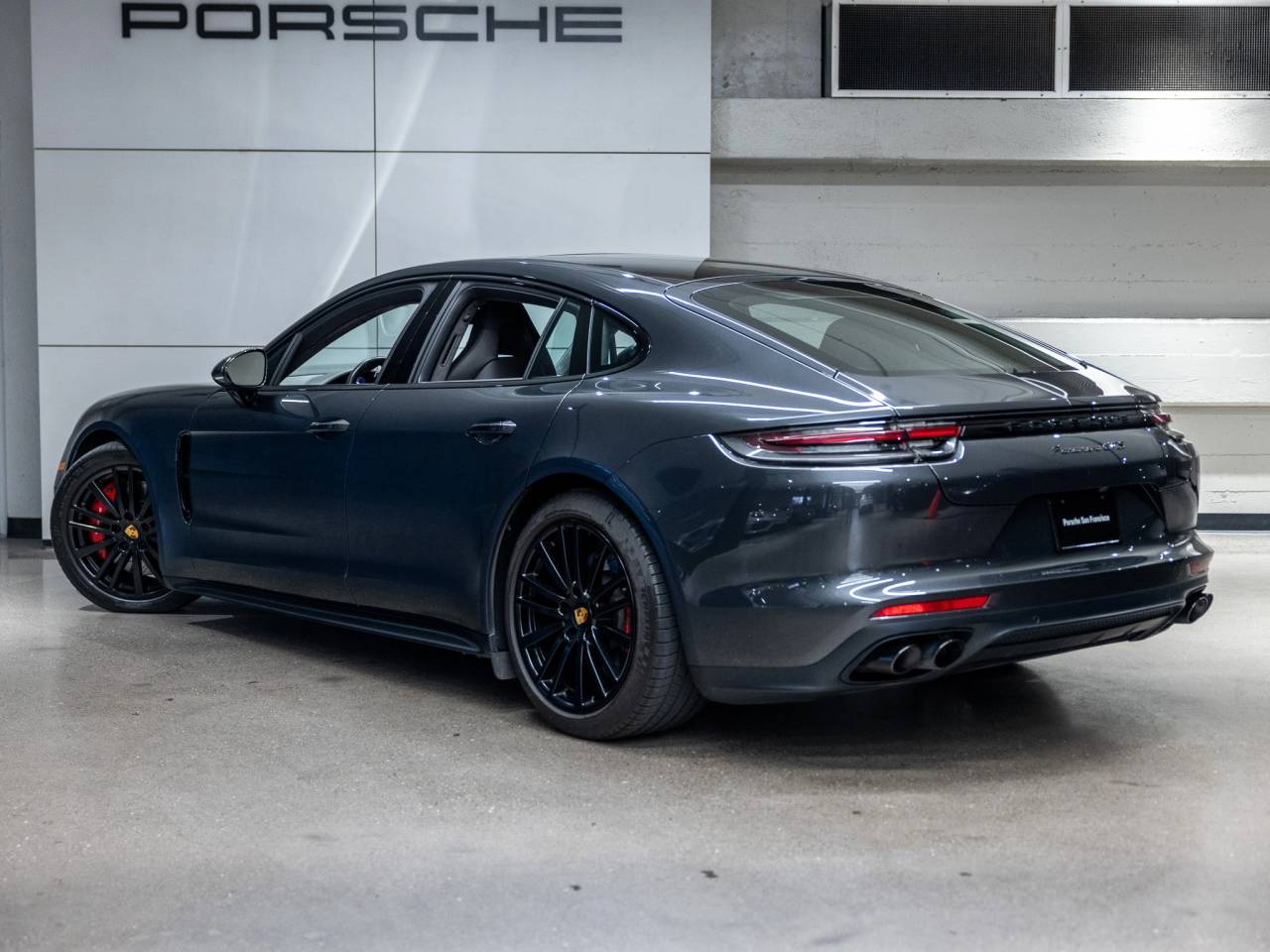 2019 Porsche Panamera Panamera GTS