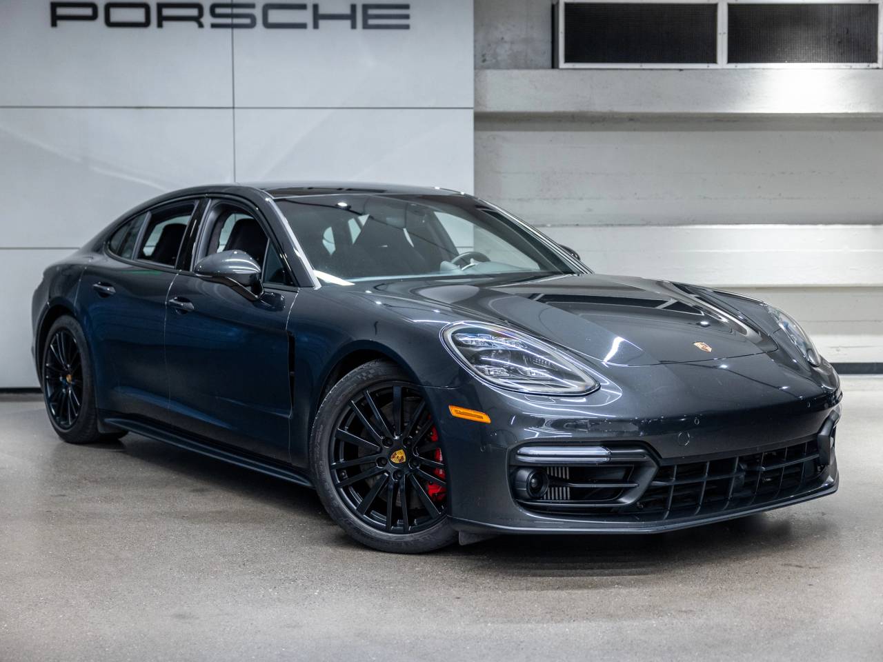 2019 Porsche Panamera Panamera GTS