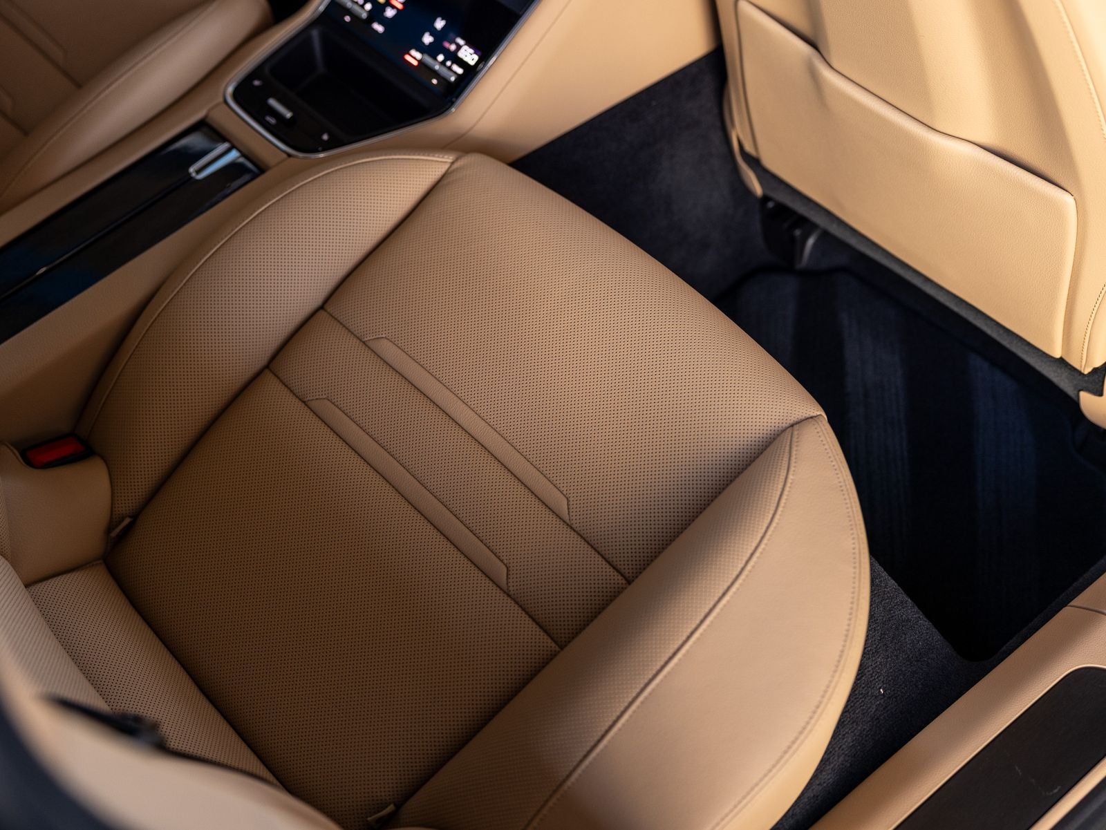 2023 Porsche Panamera Platinum Edition