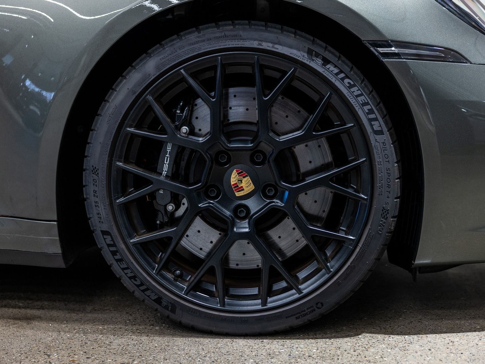 2024 Porsche 911 911 Targa 4 GTS (MY24)
