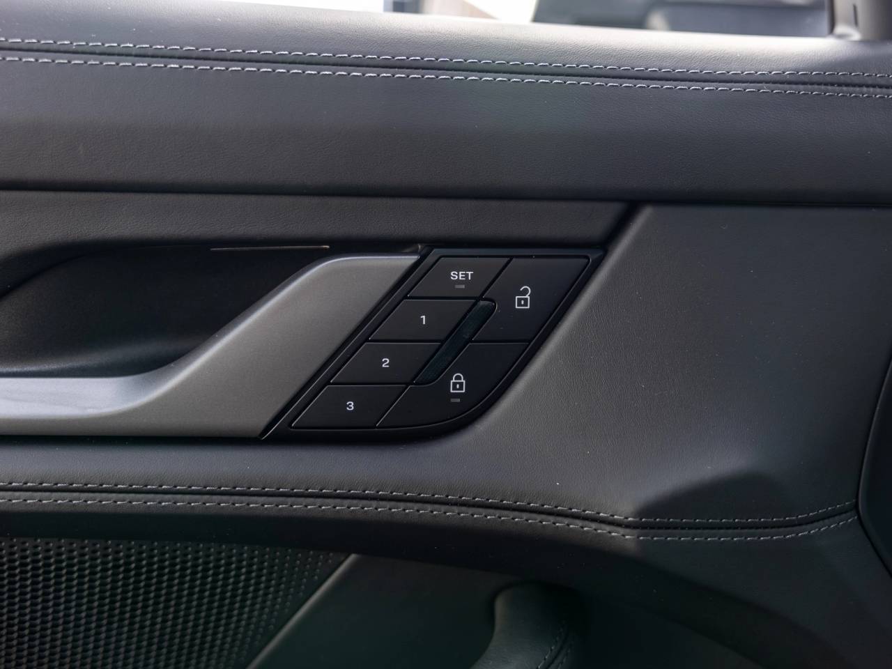 2026 Porsche Taycan Taycan 4S Cross Turismo