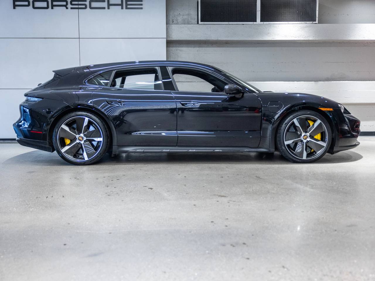 2023 Porsche Taycan Turbo S Cross Turismo