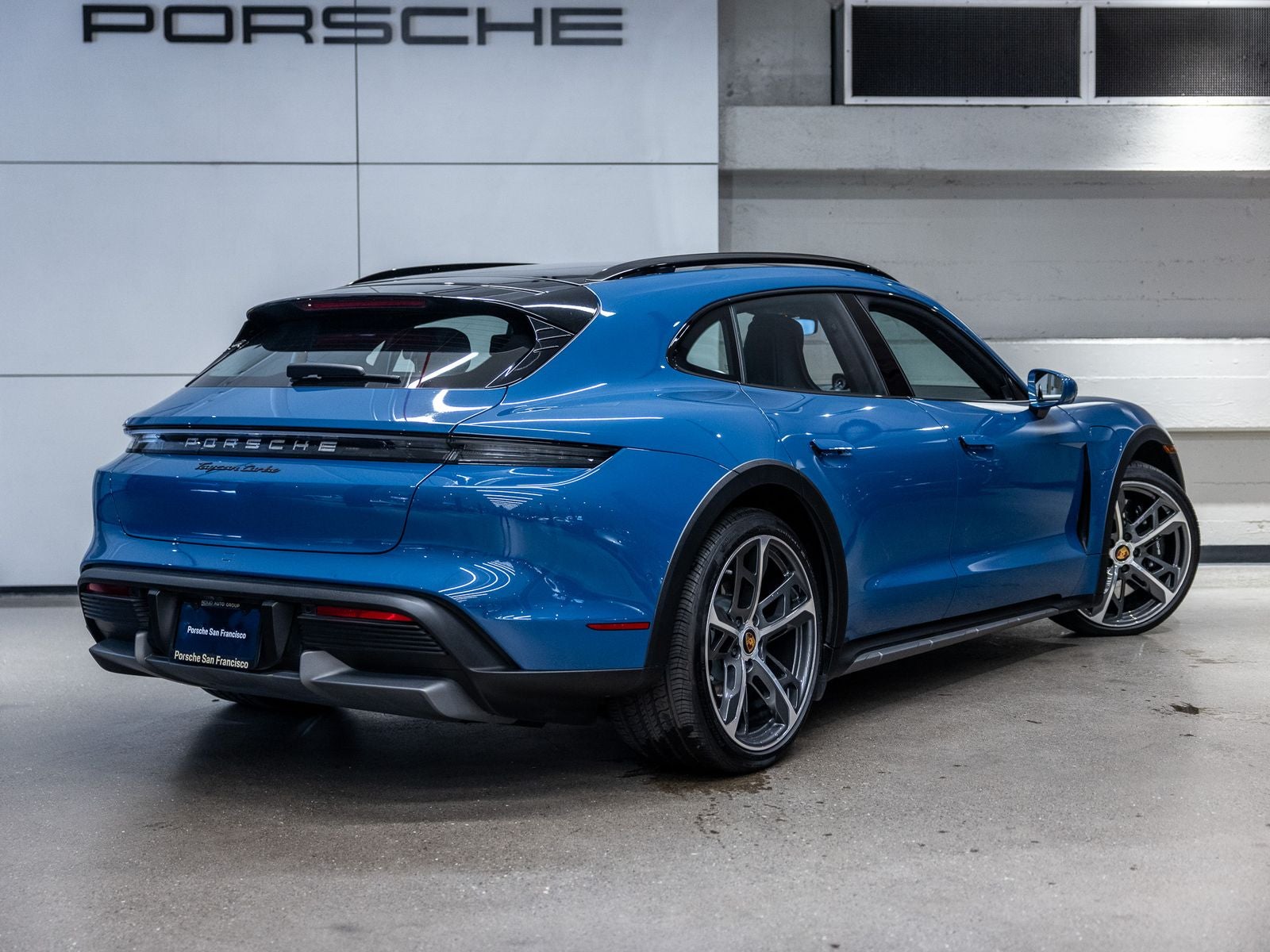 2023 Porsche Taycan Taycan Turbo Cross Turismo (MY23)