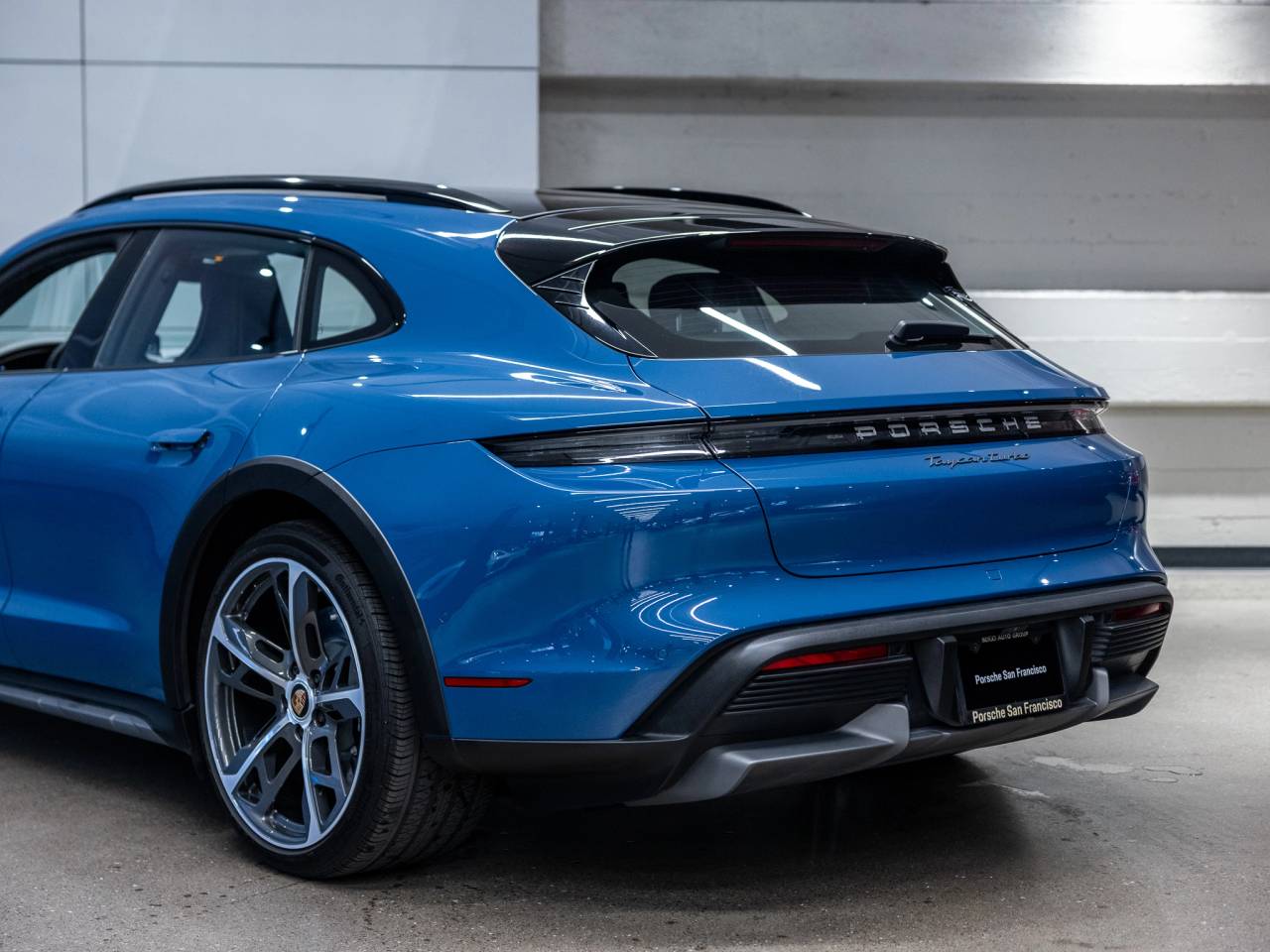 2023 Porsche Taycan Taycan Turbo Cross Turismo (MY23)