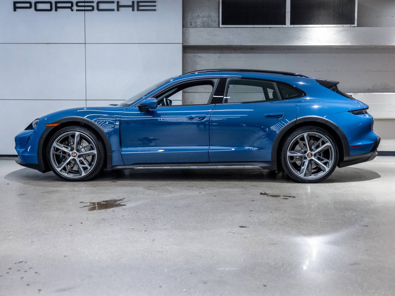 2023 Porsche Taycan Taycan Turbo Cross Turismo (MY23)