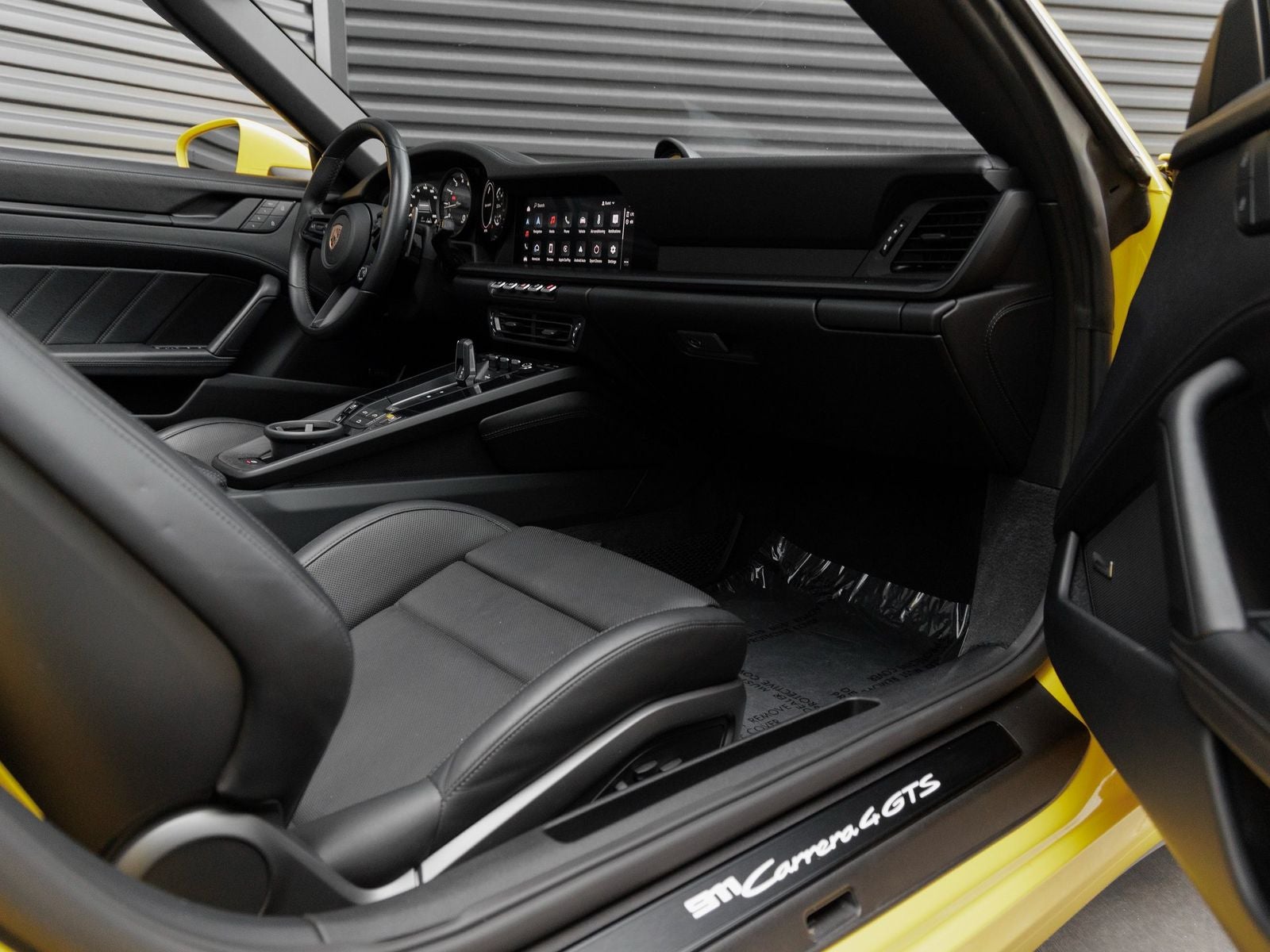 2023 Porsche 911 Carrera 4 GTS