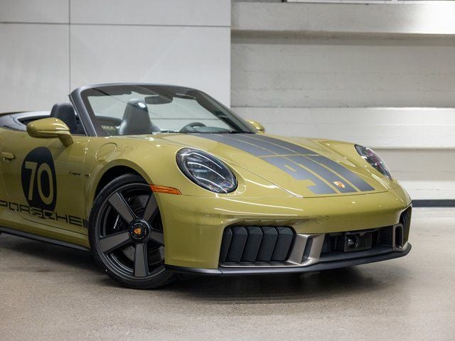 2026 Porsche 911 Carrera 4 GTS