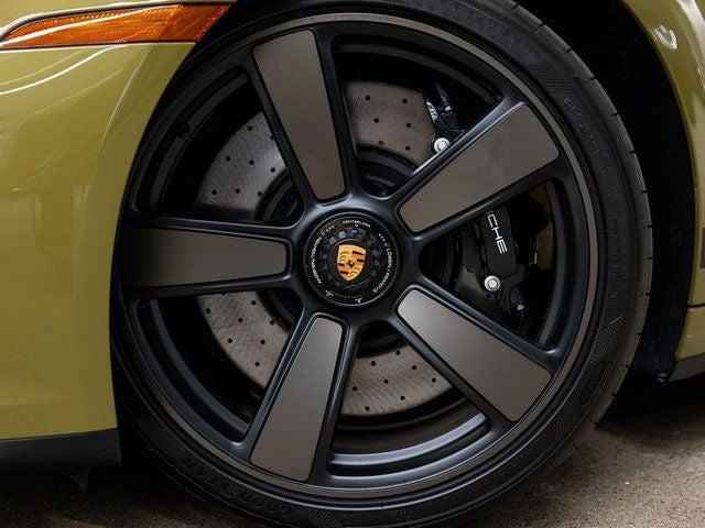 2026 Porsche 911 Carrera 4 GTS