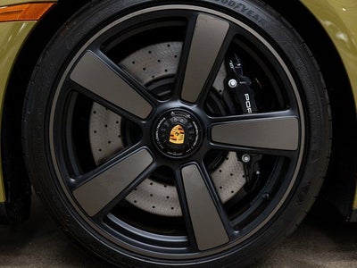 2026 Porsche 911 Carrera 4 GTS