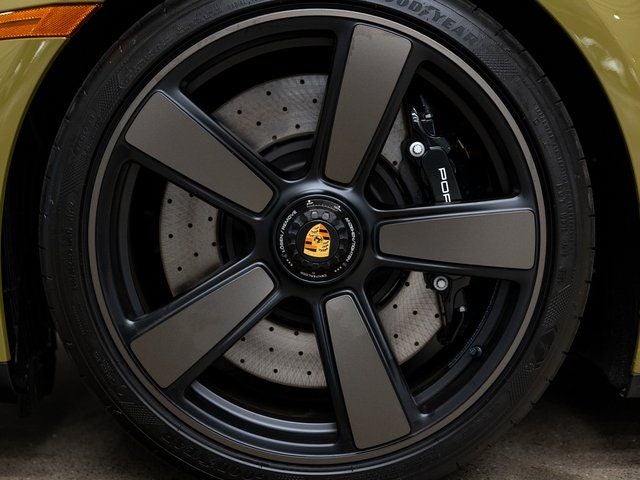 2026 Porsche 911 Carrera 4 GTS