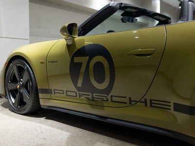 2026 Porsche 911 Carrera 4 GTS