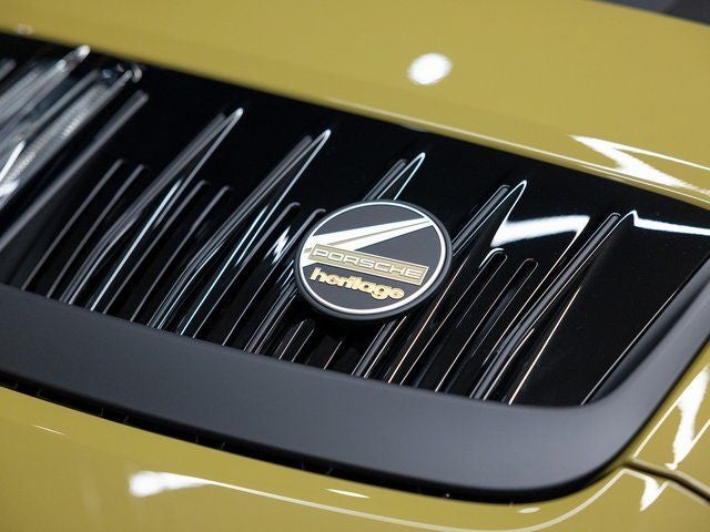 2026 Porsche 911 Carrera 4 GTS