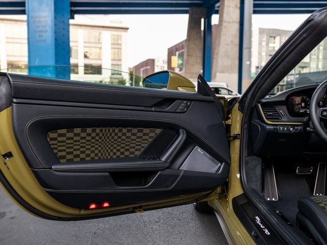 2026 Porsche 911 Carrera 4 GTS