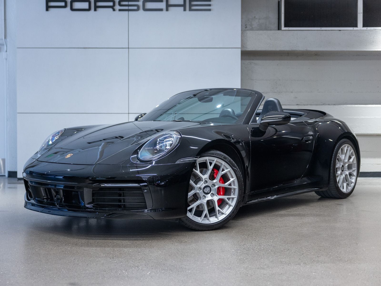 2020 Porsche 911 Carrera 4S Cabriolet