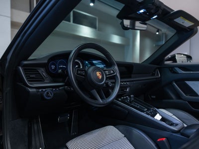 2020 Porsche 911 Carrera 4S Cabriolet