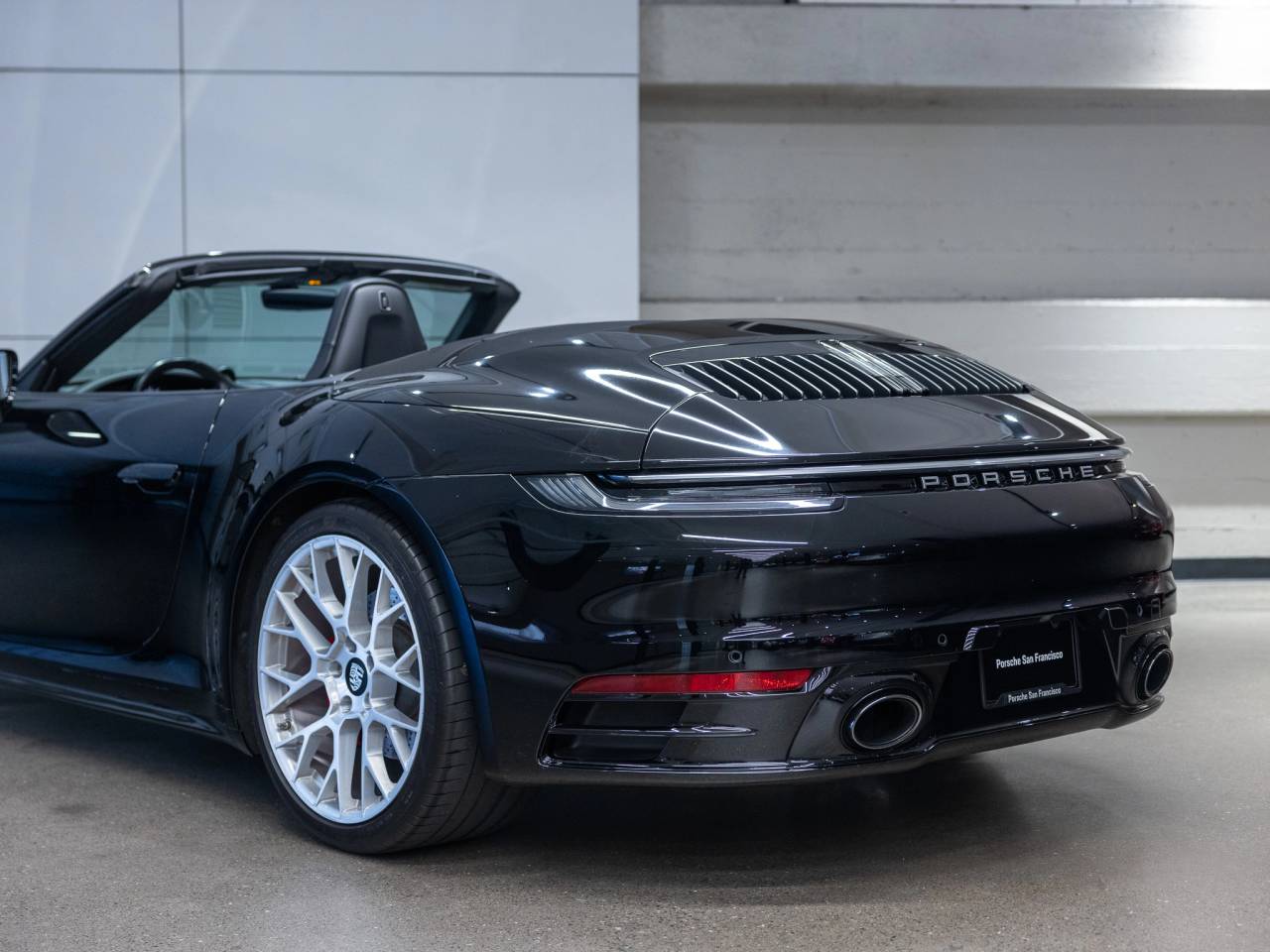 2020 Porsche 911 Carrera 4S Cabriolet