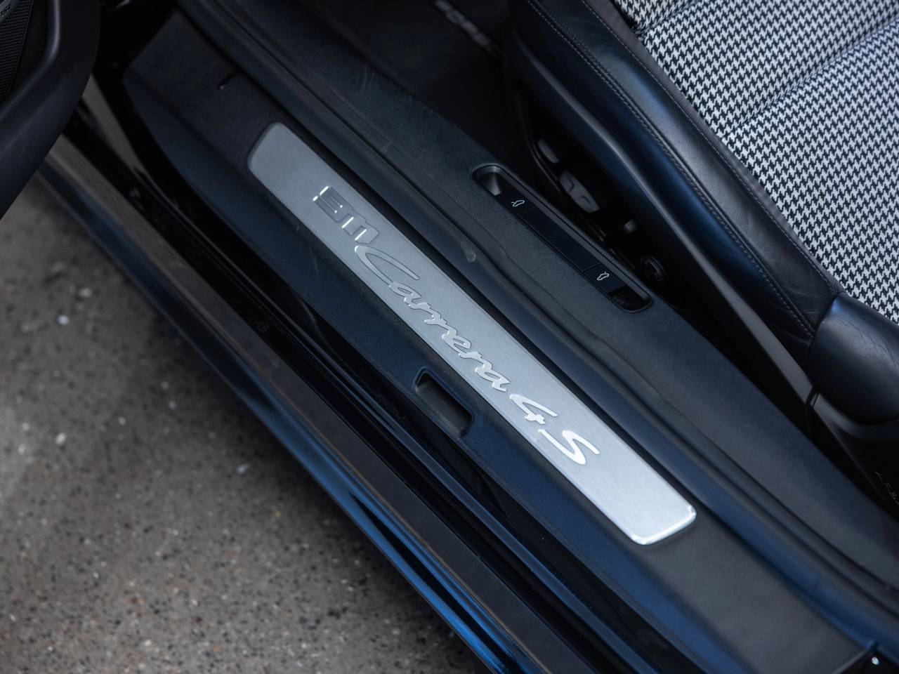2020 Porsche 911 Carrera 4S Cabriolet