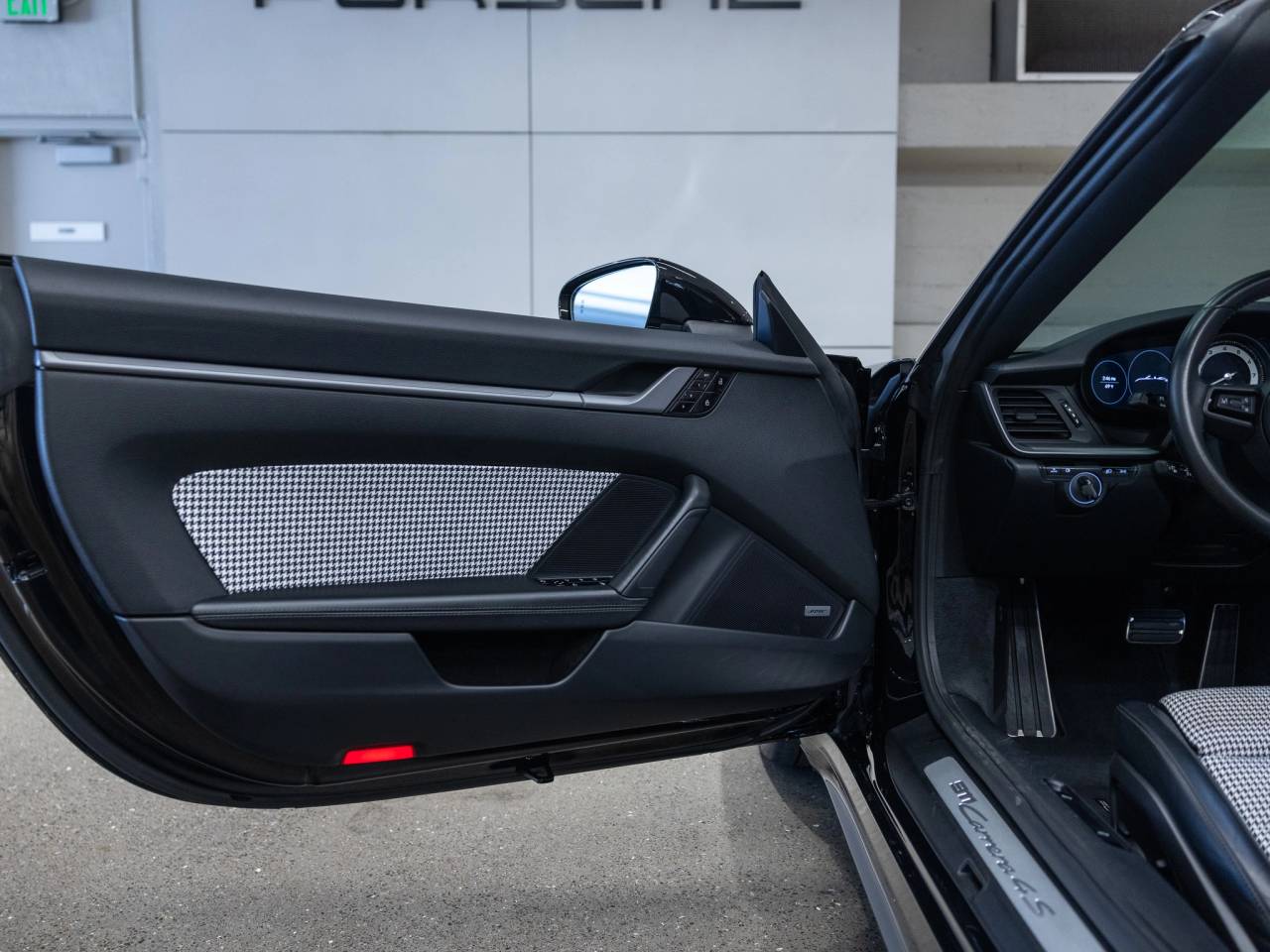 2020 Porsche 911 Carrera 4S Cabriolet