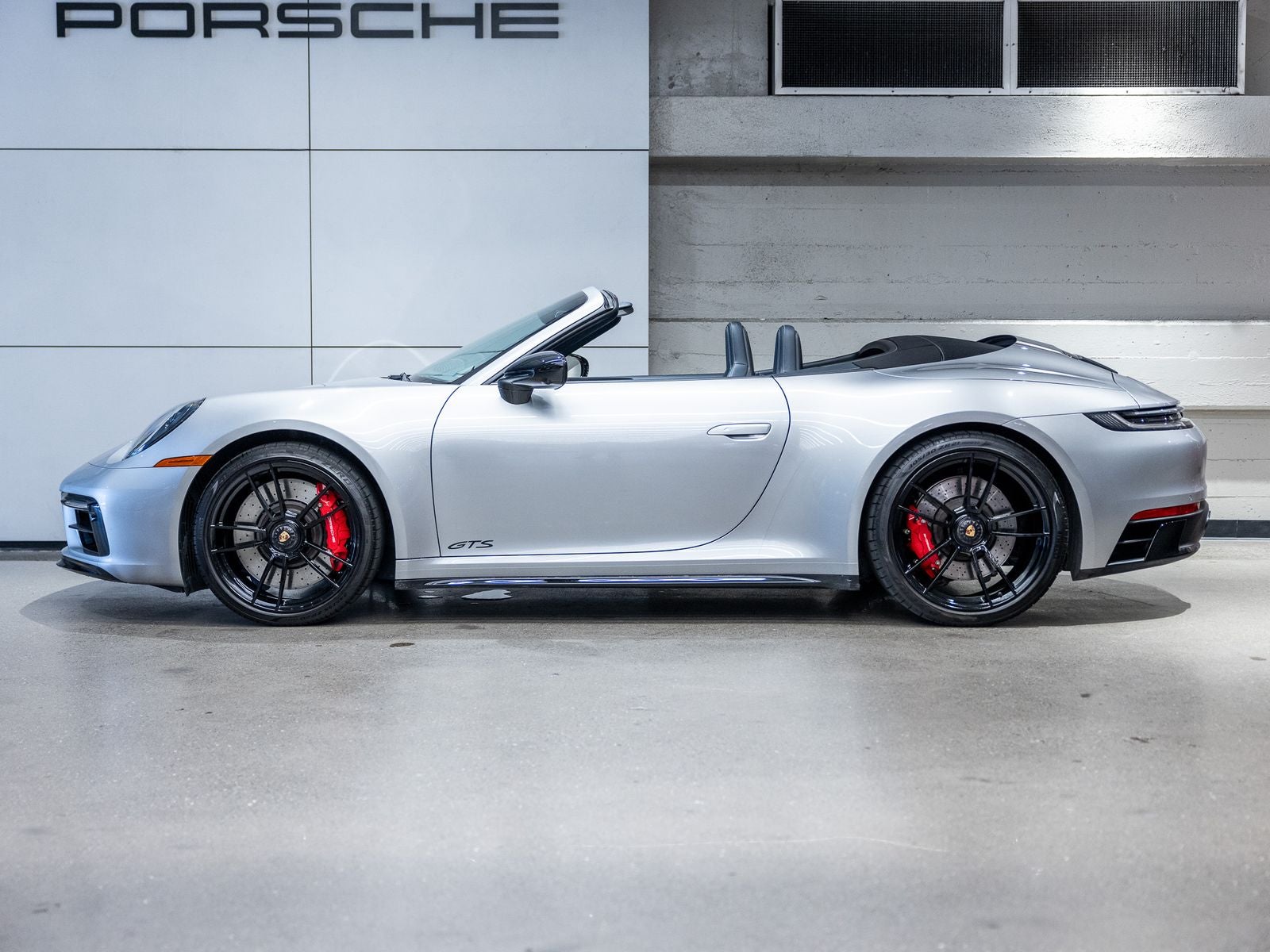 2023 Porsche 911 Carrera GTS Cabriolet