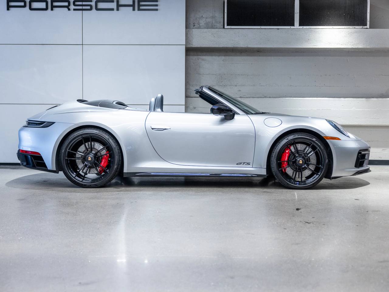 2023 Porsche 911 Carrera GTS Cabriolet