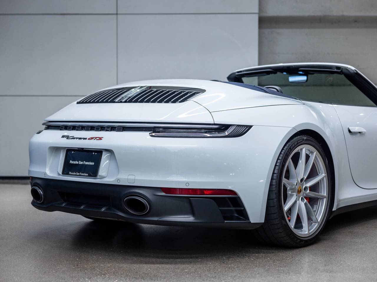 2022 Porsche 911 911 Carrera GTS Cabriolet (MY22)