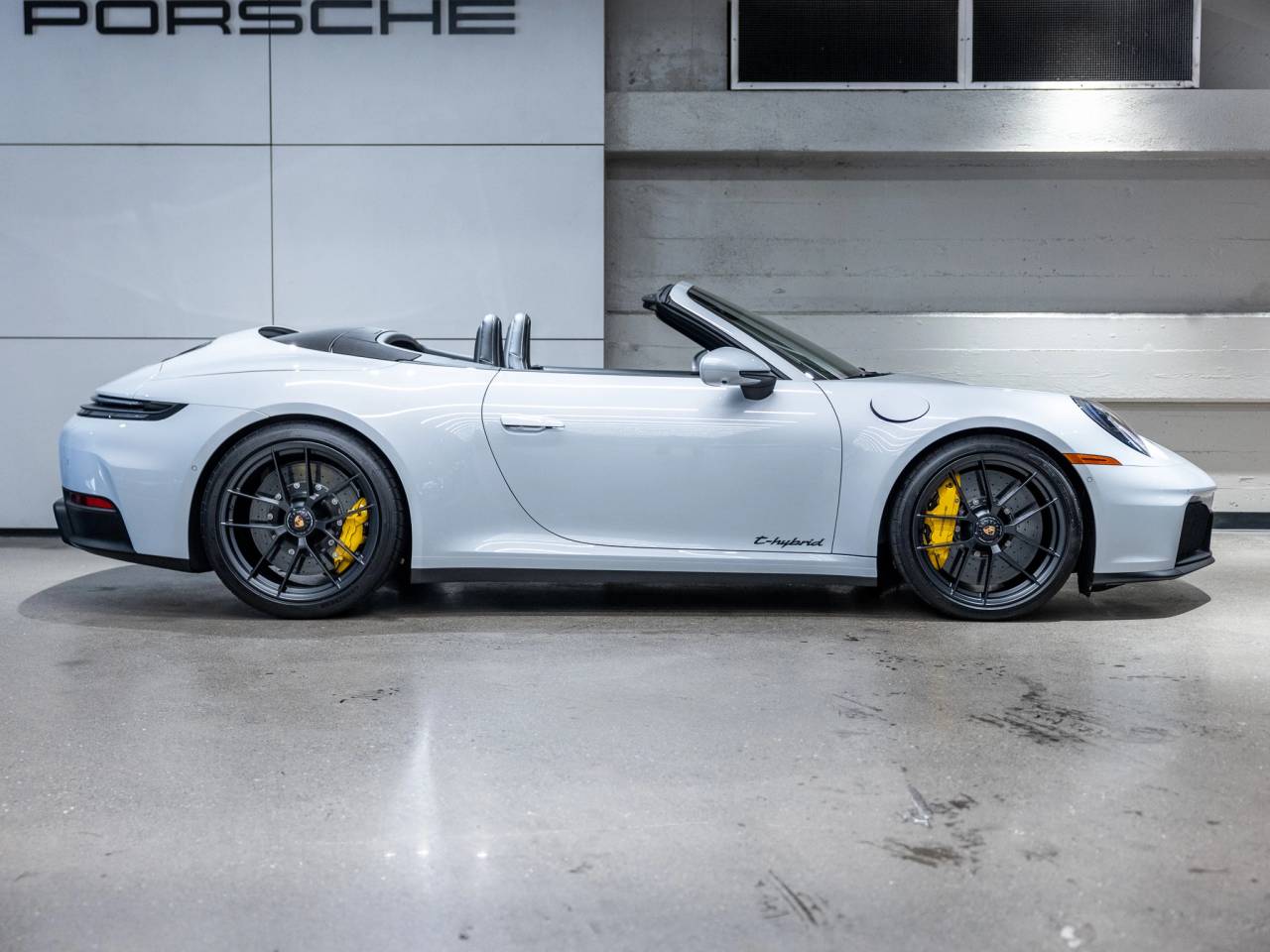 2025 Porsche 911 911 Carrera 4 GTS Cabriolet