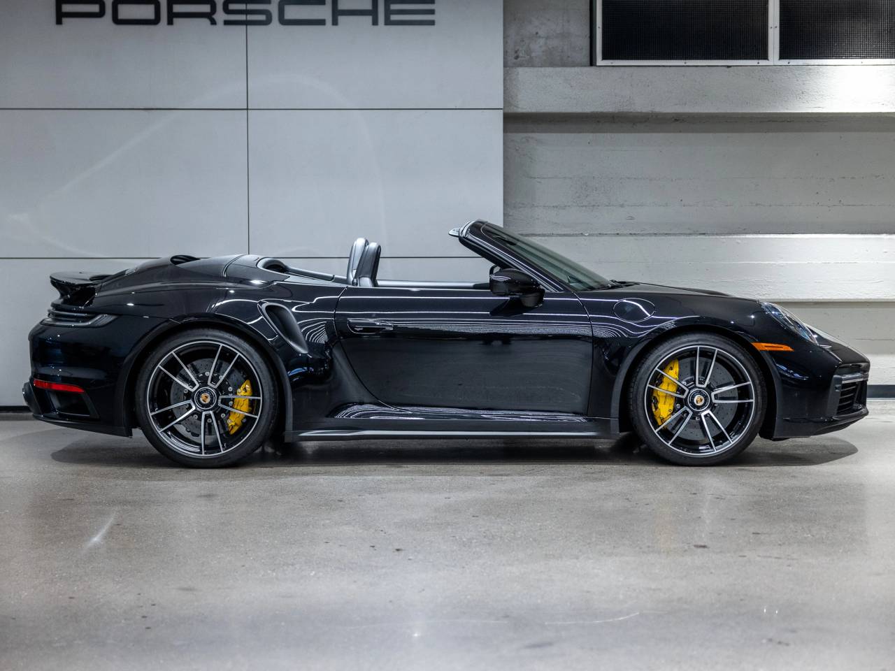 2024 Porsche 911 911 Turbo S Cabriolet (MY24)