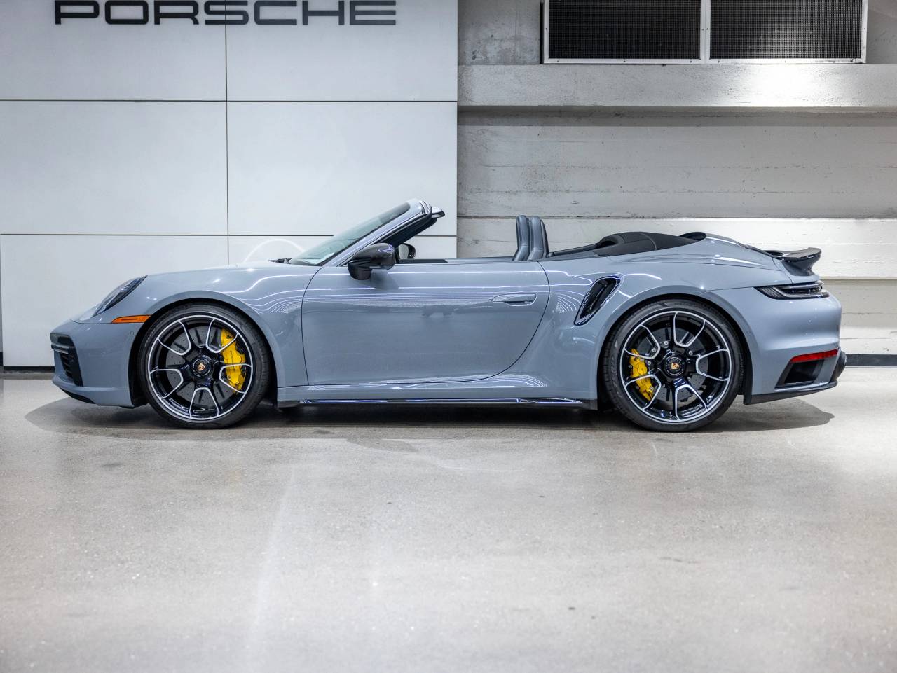 2024 Porsche 911 911 Turbo S Cabriolet (MY24)
