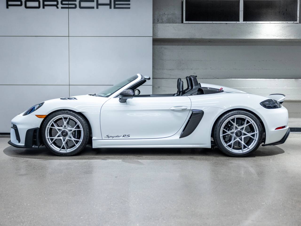 2025 Porsche 718 718 Spyder RS