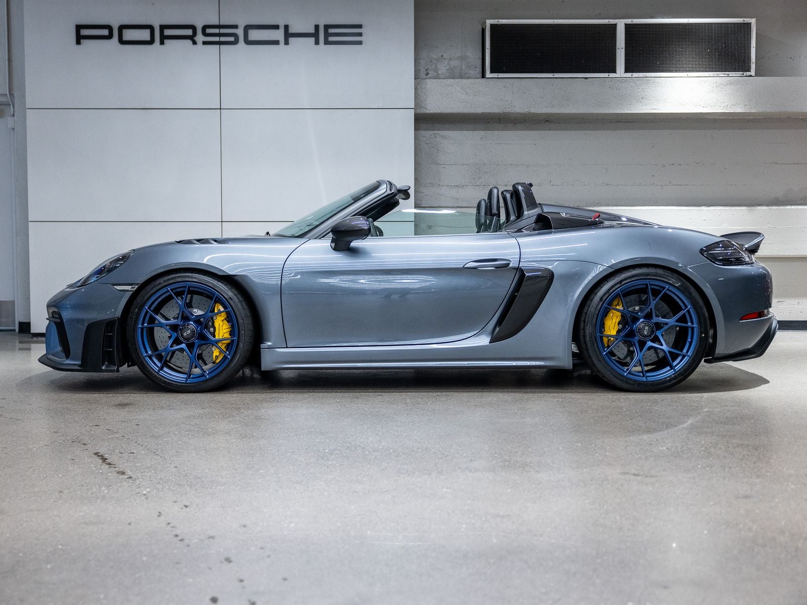 2025 Porsche 718 718 Spyder RS
