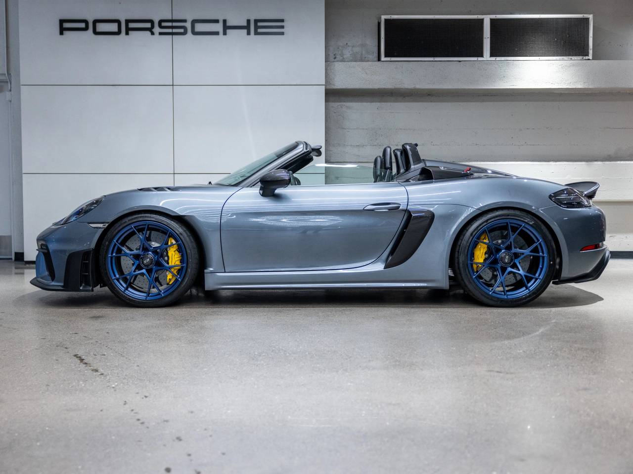 2025 Porsche 718 718 Spyder RS