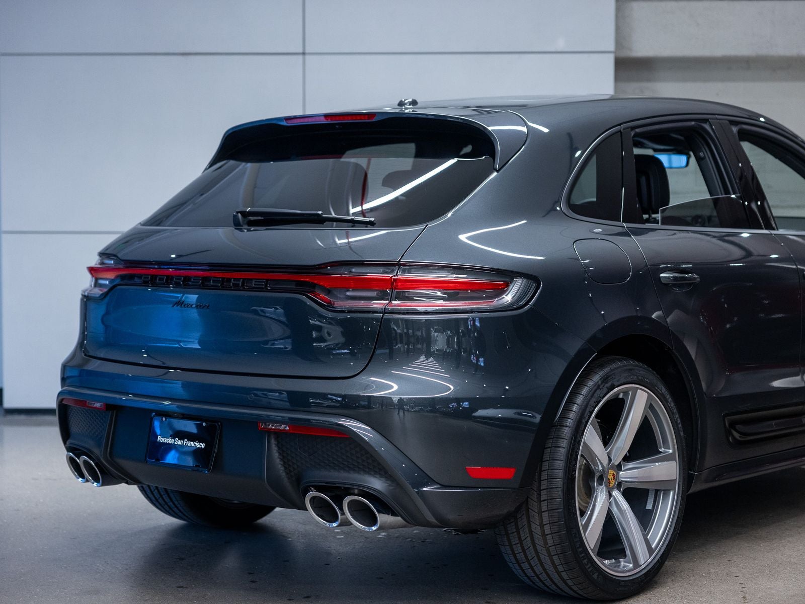 2025 Porsche Macan Base
