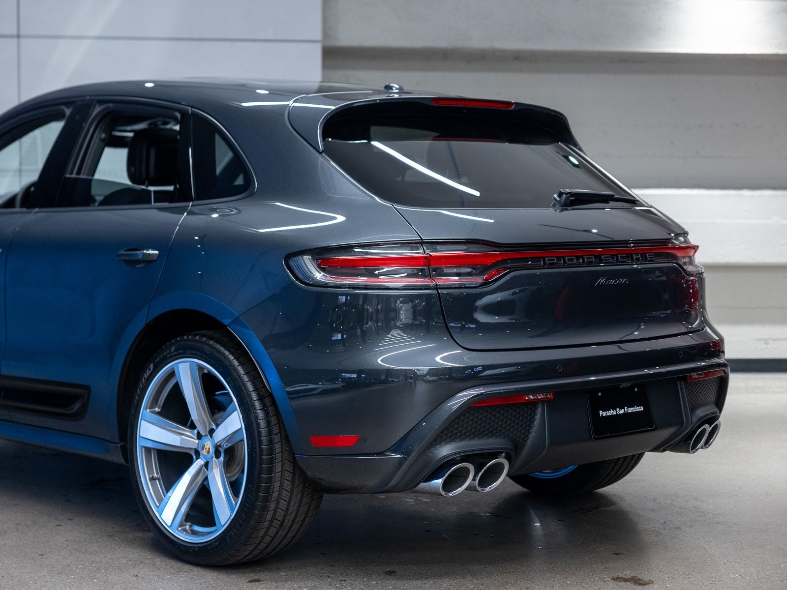 2025 Porsche Macan Base
