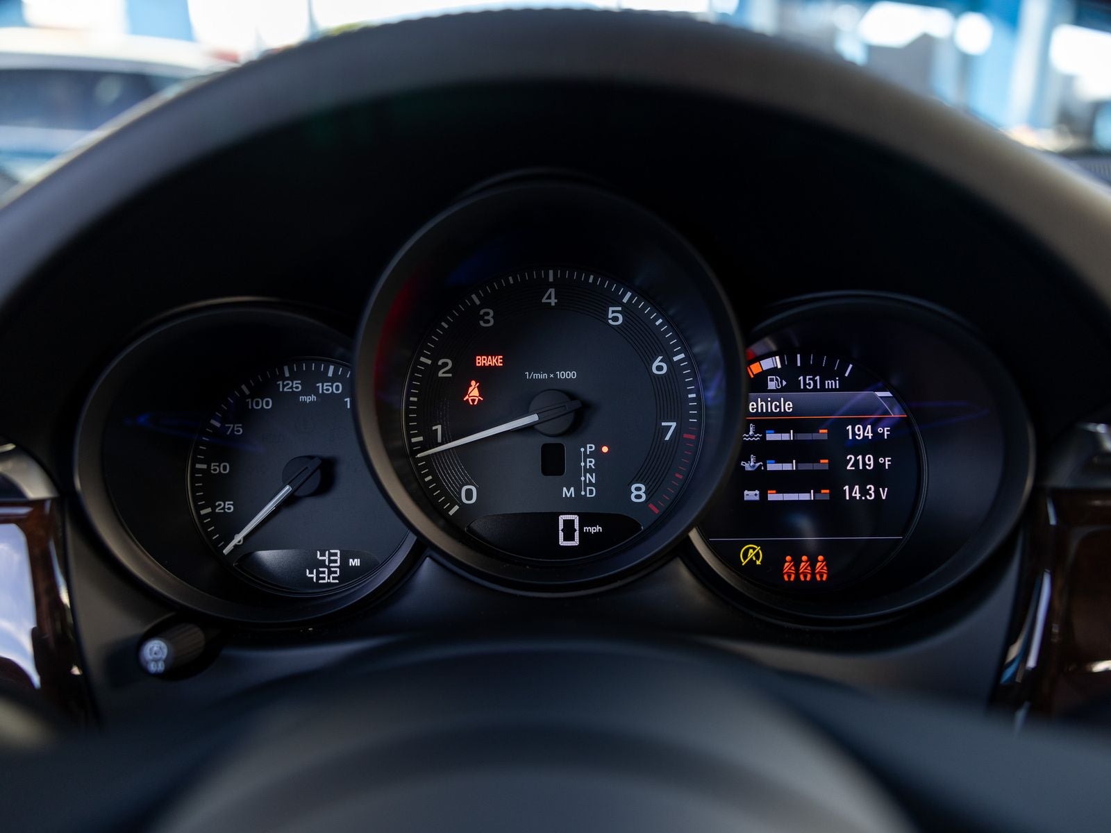 2025 Porsche Macan Base