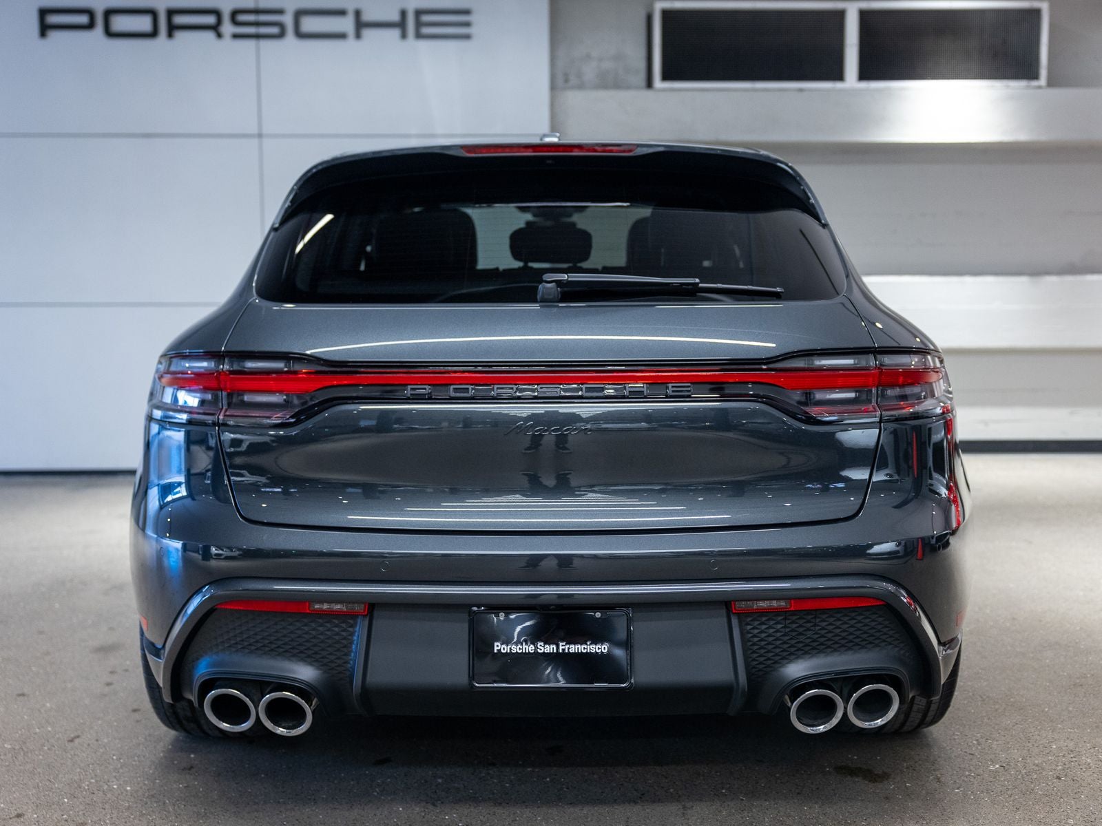2025 Porsche Macan Base